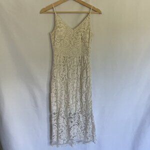 H&M white lace midi dress floral v-neck style comfortable low back summer dress